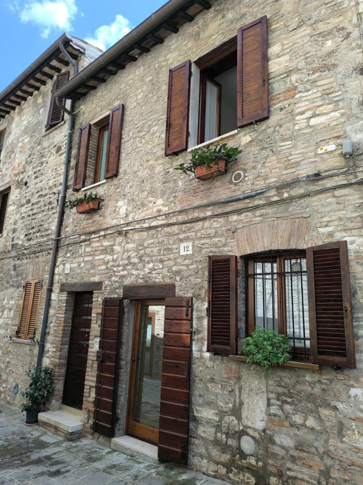 La Casa Dei Nonni Βίλα Γκούμπιο Εξωτερικό φωτογραφία